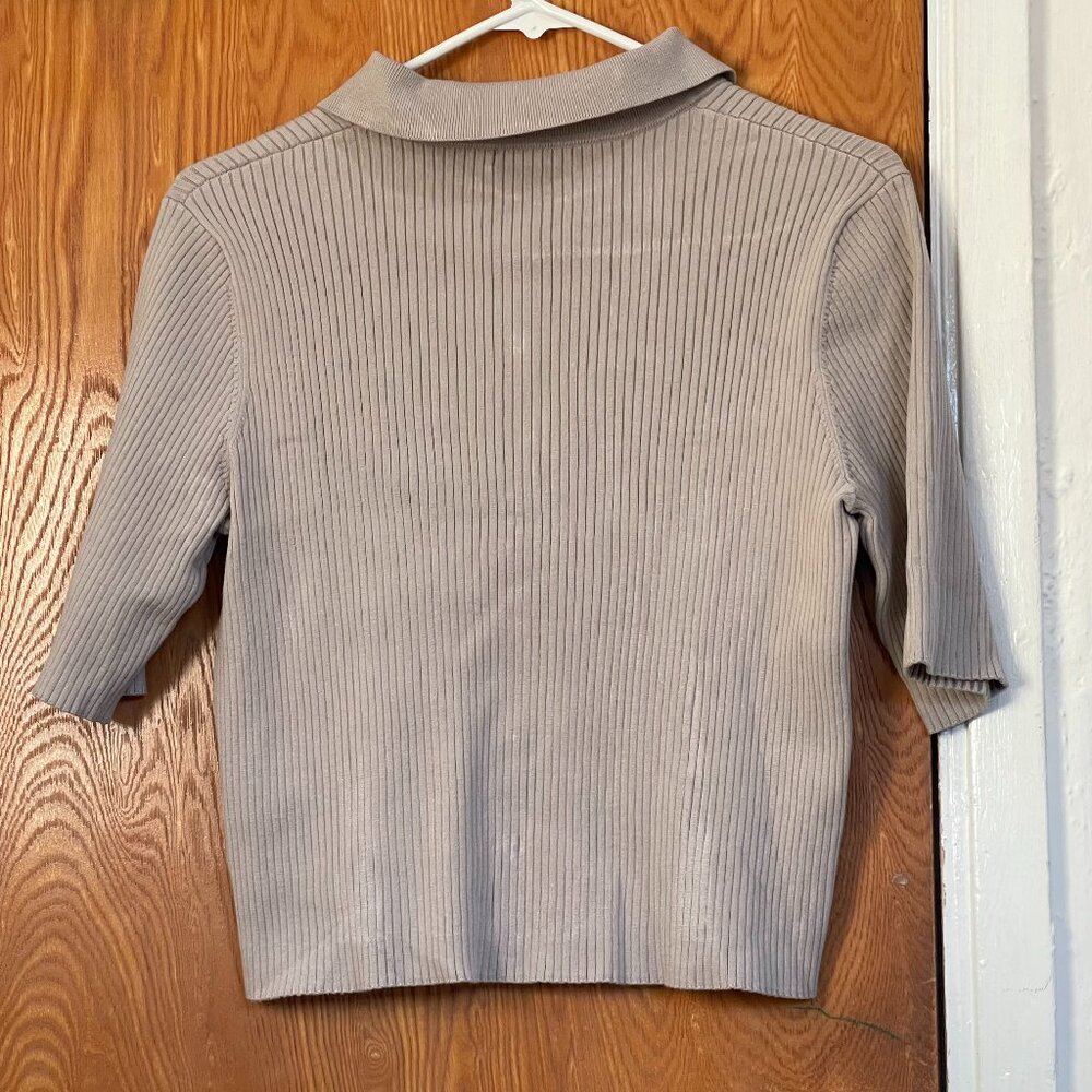 H&M Cropped Ribbed Short Sleeve Button Up, Tan/cream, Size Large - Picture 2 of 3